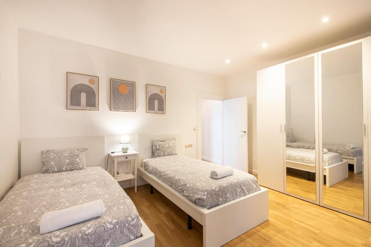 סן סבסטיאן Spacious Central Old Town Apartment מראה חיצוני תמונה